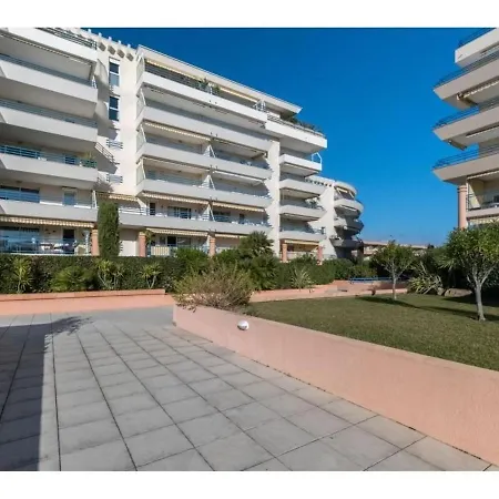 A Frejus, Piscine, A 500m, Clim, Parking, Terrasse, 4 Couchages - Fr-1-226a-110